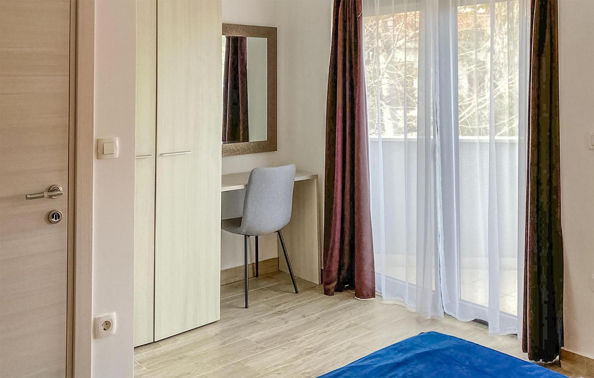Stunning Apartment In Pjescana Uvala With Wifi Luaran gambar