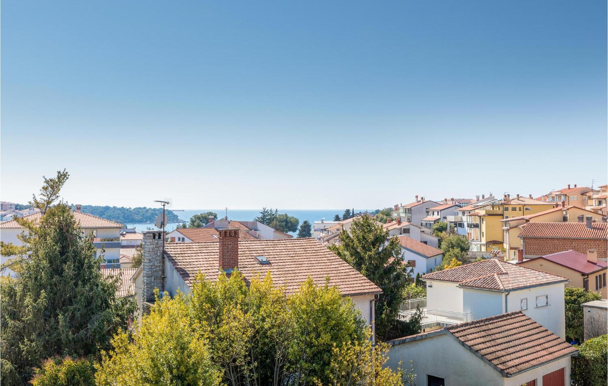 Stunning Apartment In Pjescana Uvala With Wifi Luaran gambar