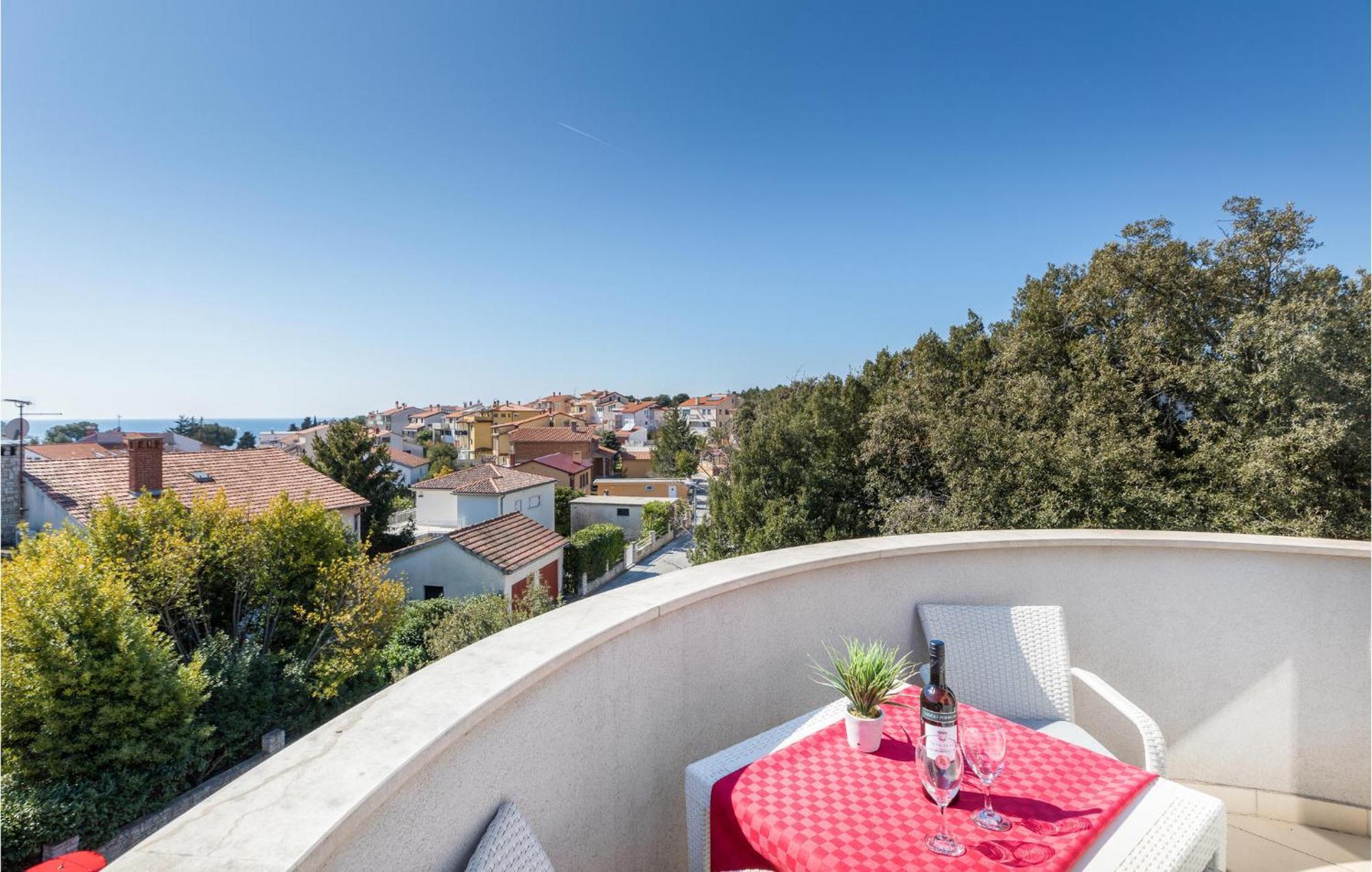 Stunning Apartment In Pjescana Uvala With Wifi Luaran gambar